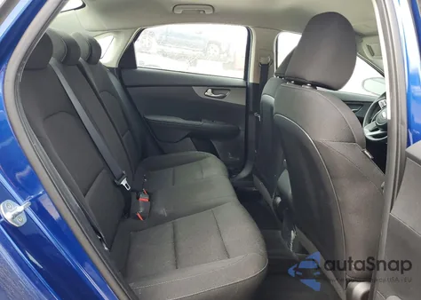 2021 Kia Forte Lxs z USA, uszkodzony, nr VIN 3KPF24ADXME318606